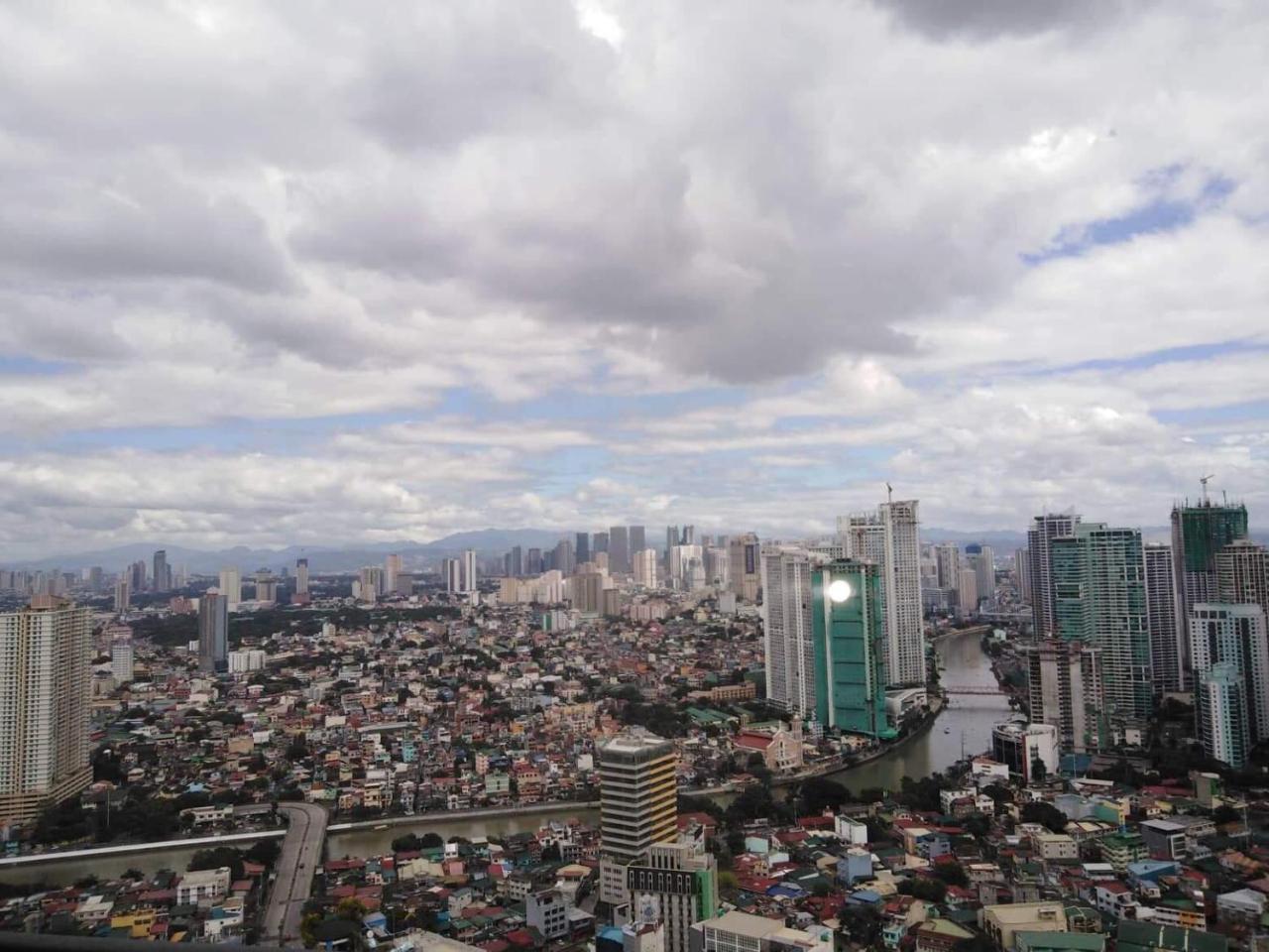 Seven Doors Aparthotels In Gramercy Makati Makati City Eksteriør bilde